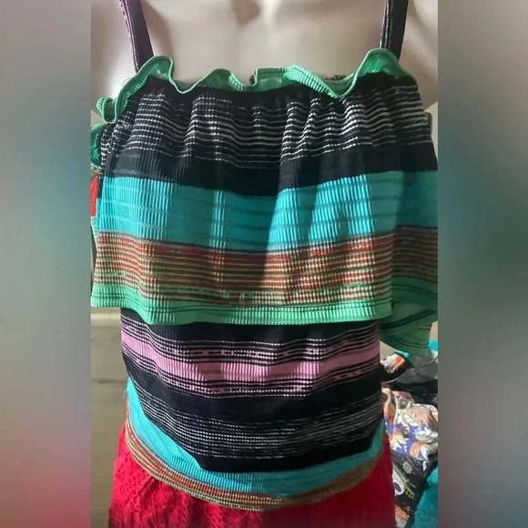 NY&Co off shoulder top- medium - Picture 1 of 3